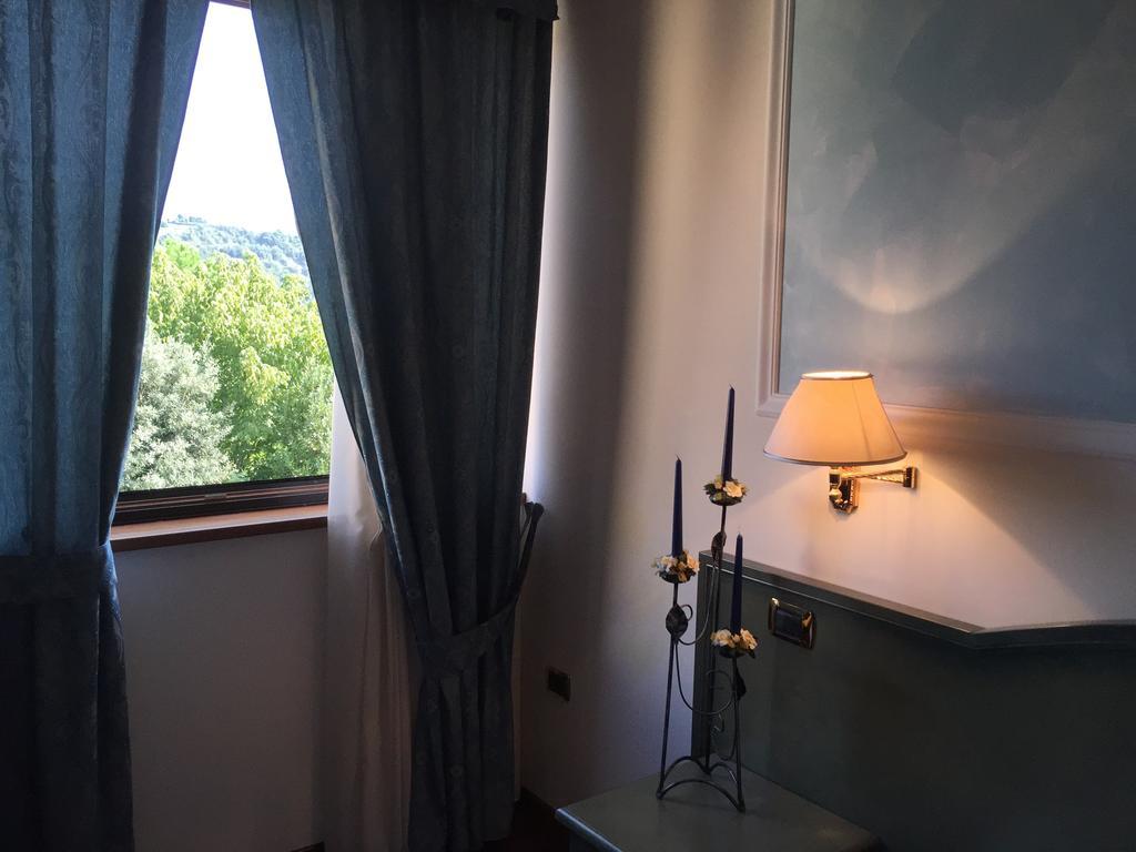 Oscar E Amorina Montegiorgio Habitación foto