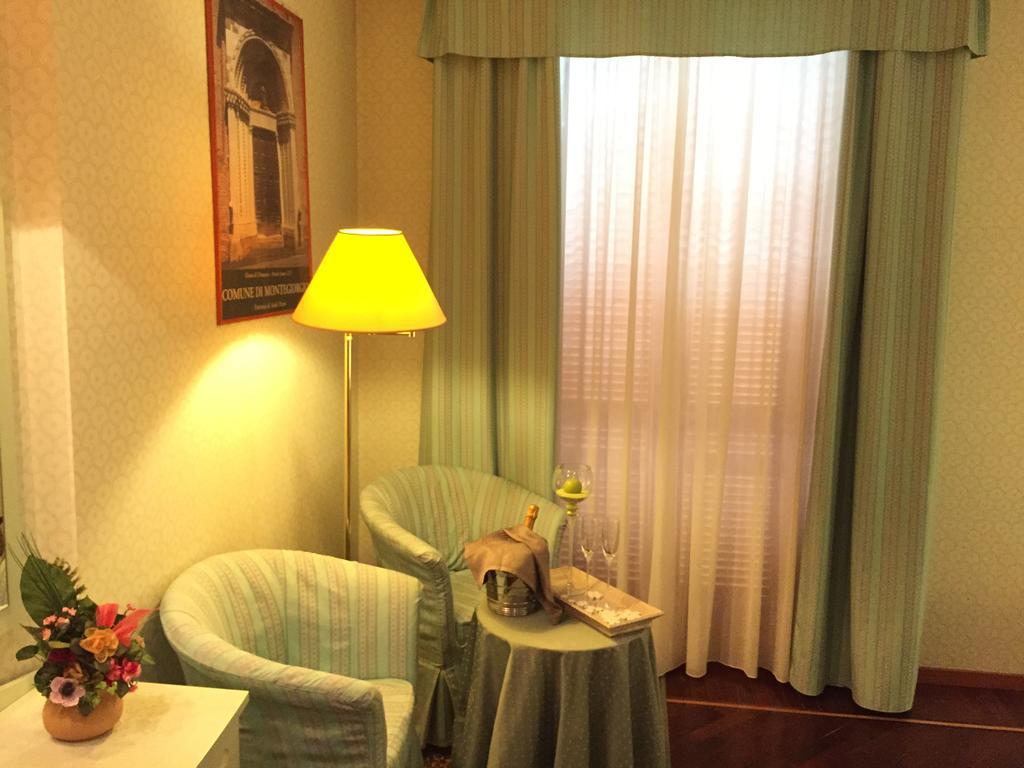 Oscar E Amorina Montegiorgio Habitación foto