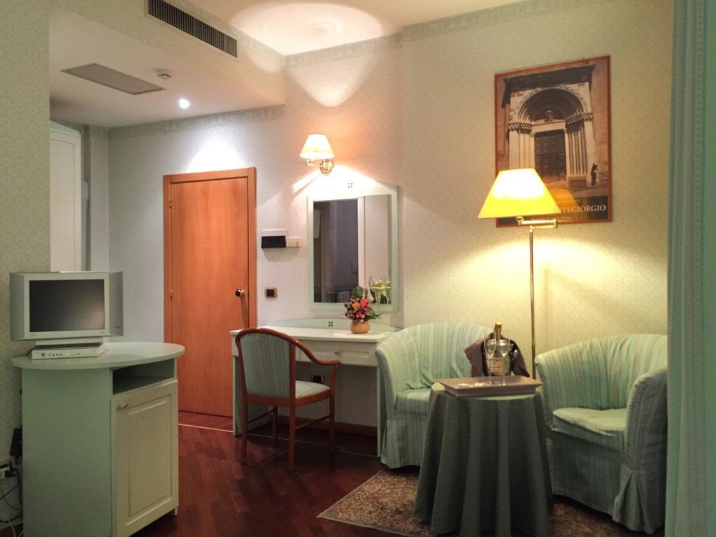 Oscar E Amorina Montegiorgio Habitación foto